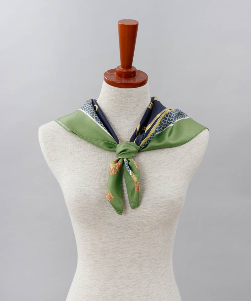 Aquascutum（アクアスキュータム）】シルクプリントセミスカーフ(WASH