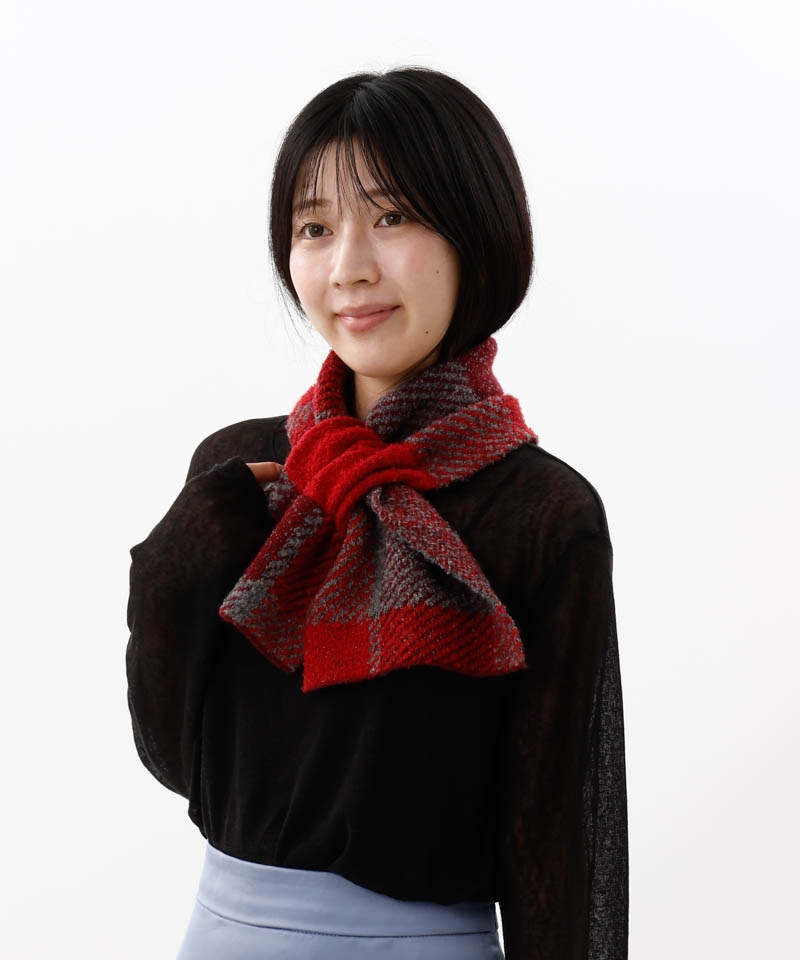 Aquascutum（アクアスキュータム）】ベア刺しゅうキャンディーマフラー