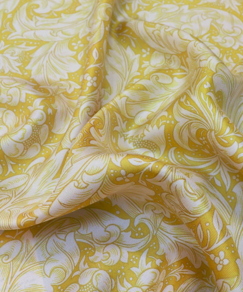 【 V&A（ヴィクトリア・アンド・アルバート ミュージアム）】 モリス柄シルクツイルインクジェットプチスカーフ