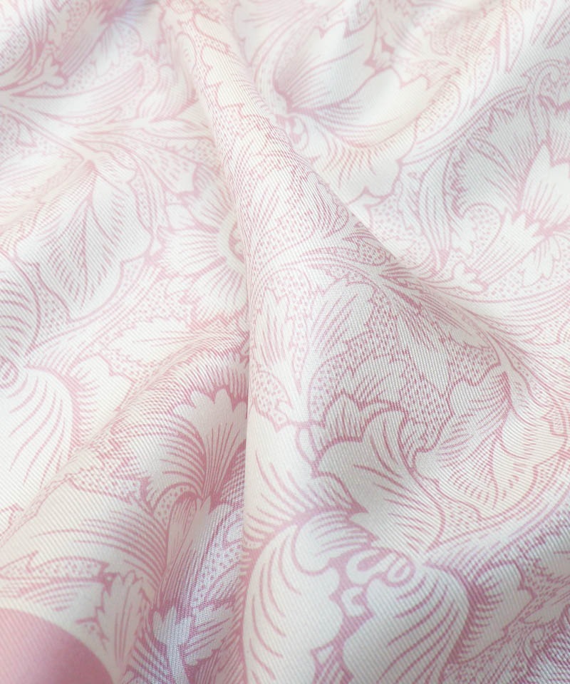 【 V&A（ヴィクトリア・アンド・アルバート ミュージアム）】 モリス柄シルクツイルインクジェットプチスカーフ