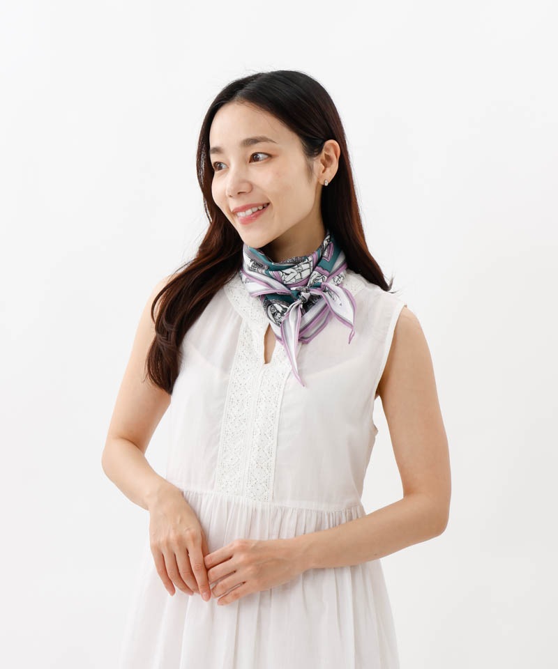 【 Beaurance （ビューランス）】シルクひし形スカーフ