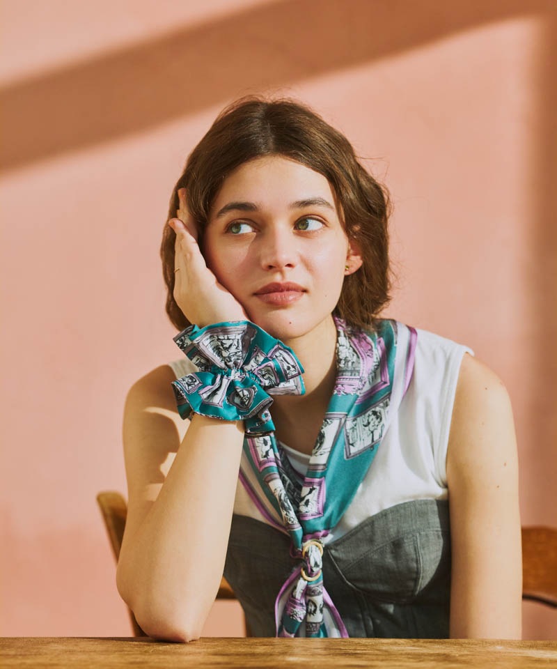 【 Beaurance （ビューランス）】シルクひし形スカーフ