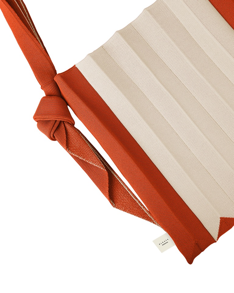 PLEATS MAMA 正規品関税込み NEW CROSS BAG CREAM ORANGE