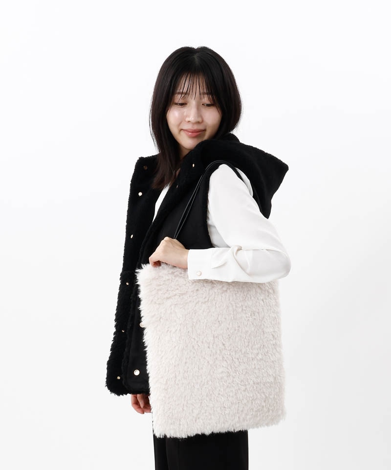 otona MUSE 12月号掲載【 Beaurance （ビューランス）】フード付きボアエコファージレ