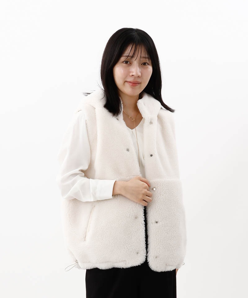 otona MUSE 12月号掲載【 Beaurance （ビューランス）】フード付きボアエコファージレ