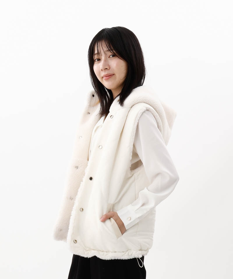 otona MUSE 12月号掲載【 Beaurance （ビューランス）】フード付きボアエコファージレ