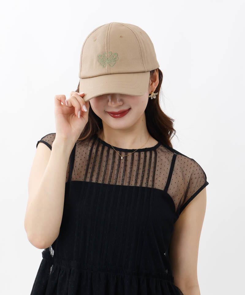 【 ANNA SUI（アナ スイ）】バタフライ刺しゅうキャップ