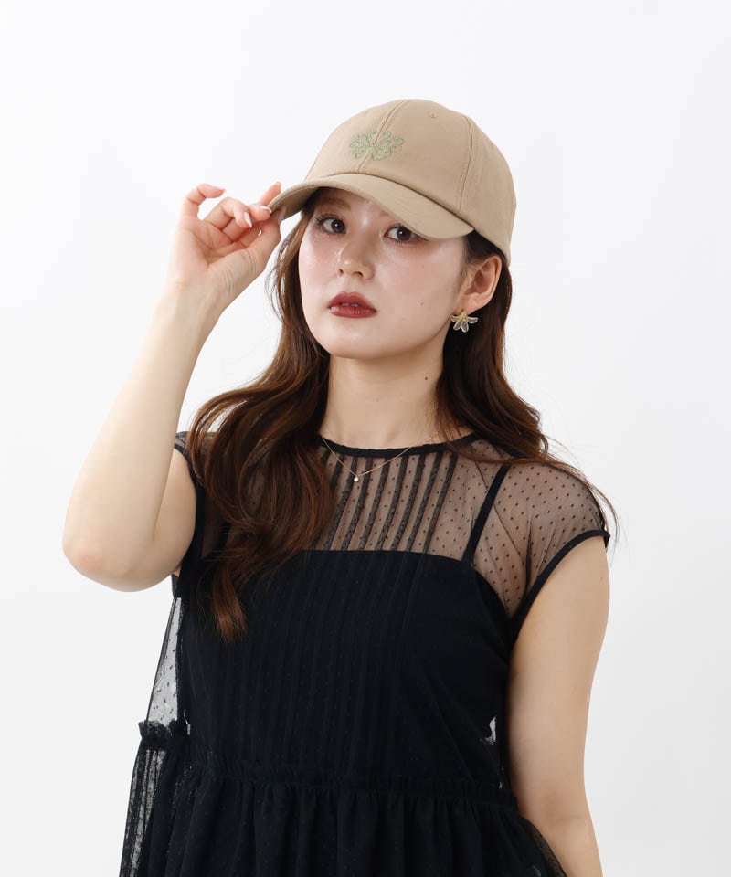 【 ANNA SUI（アナ スイ）】バタフライ刺しゅうキャップ