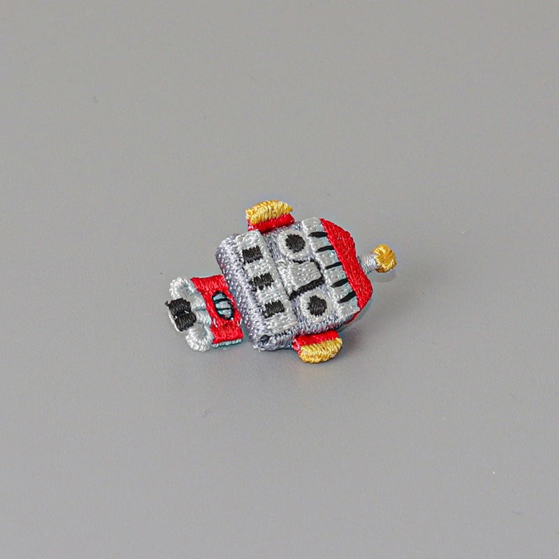 【 LM （エルム）】 ブローチ（ロボット）