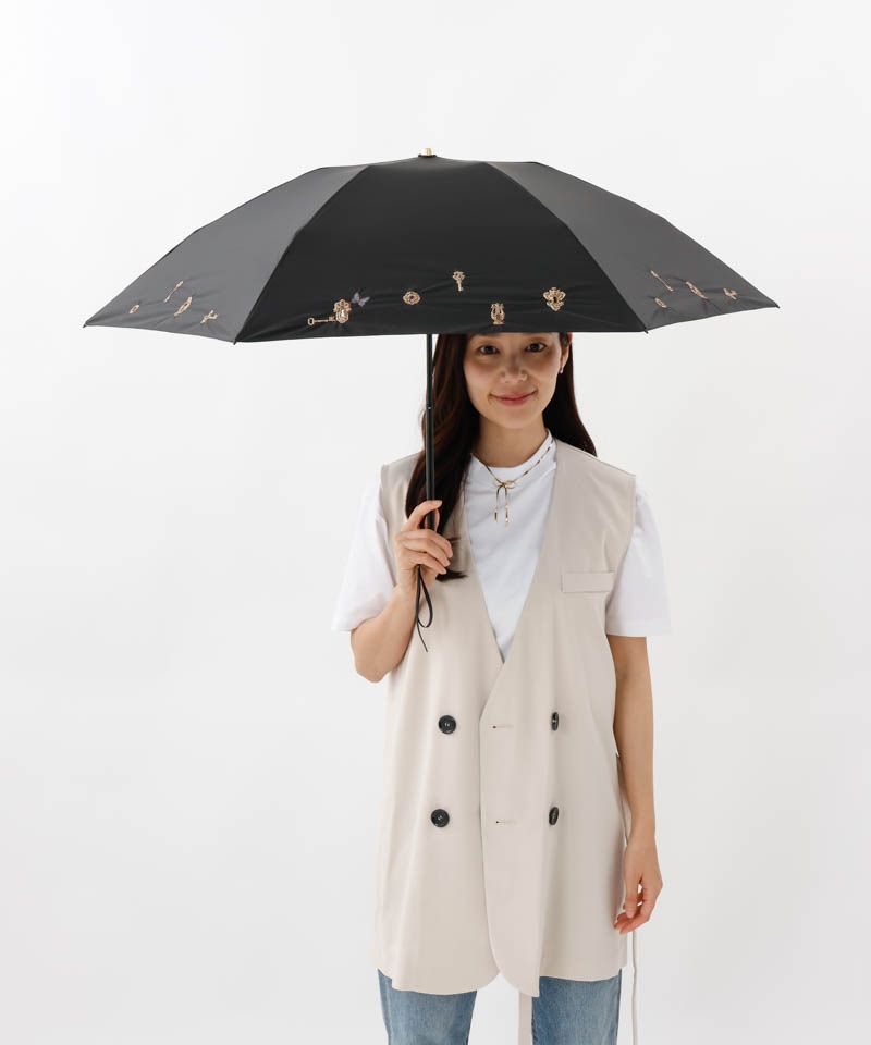 【 Beaurance （ビューランス）】サマーシールド　鍵穴ボーラー刺しゅう晴雨兼用パラソル（折りたたみ）