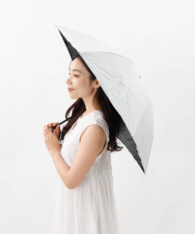 【 Beaurance （ビューランス）】サマーシールド　コード刺しゅう晴雨兼用パラソル（折りたたみ）