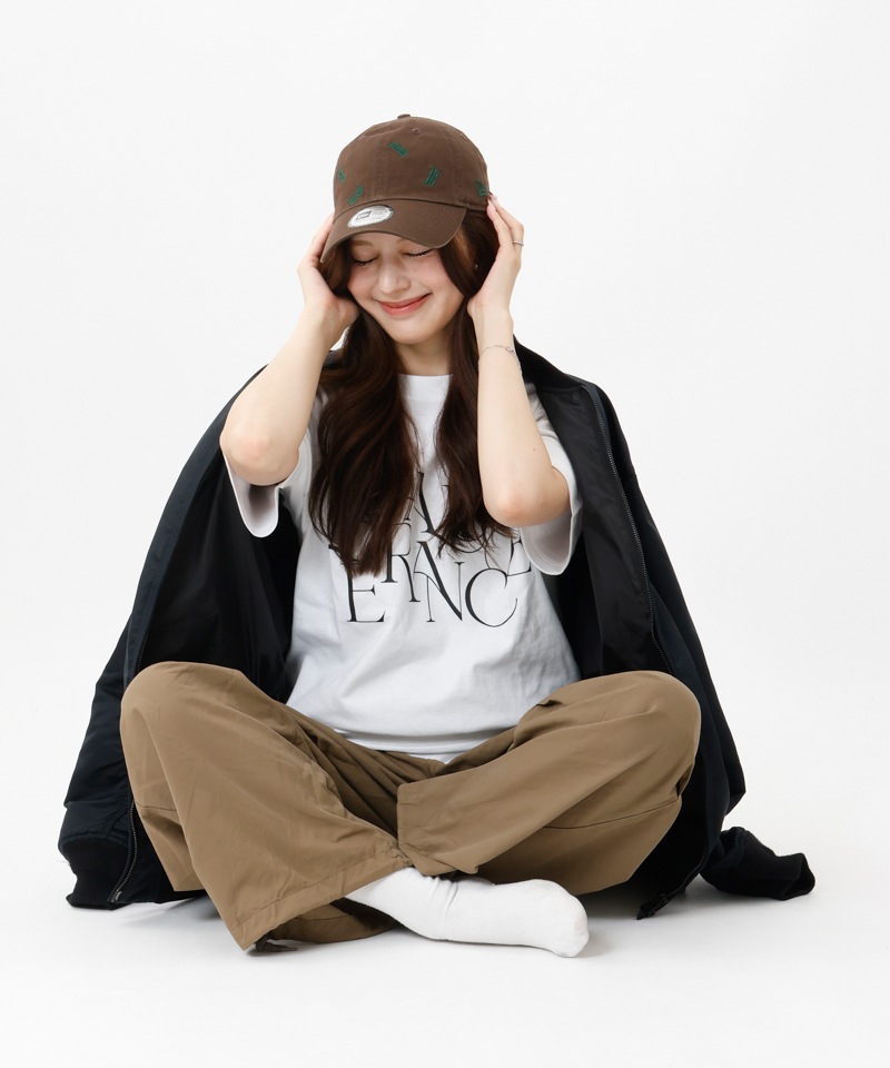 【 Beaurance （ビューランス）】NEW ERAコラボ　ランダムロゴ刺しゅう Casual Classic キャップ