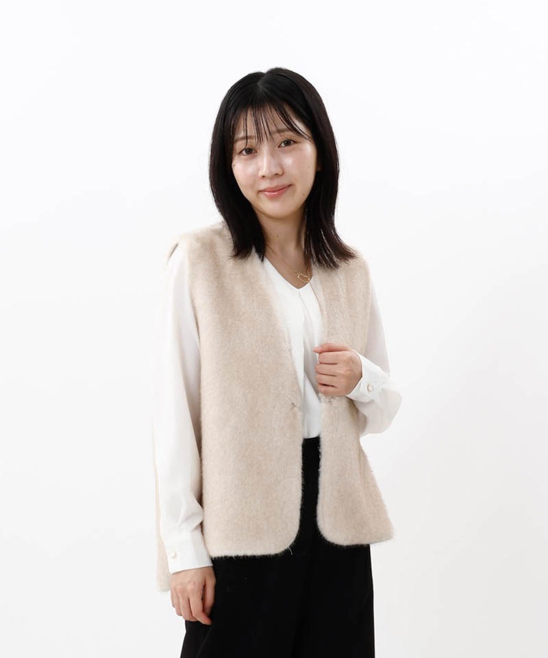 【 Beaurance （ビューランス）】エコファーリバーシブルショートジレ