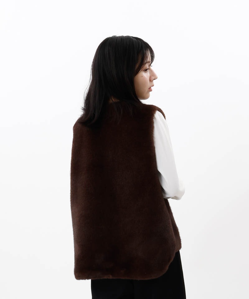 【 Beaurance （ビューランス）】エコファーリバーシブルショートジレ