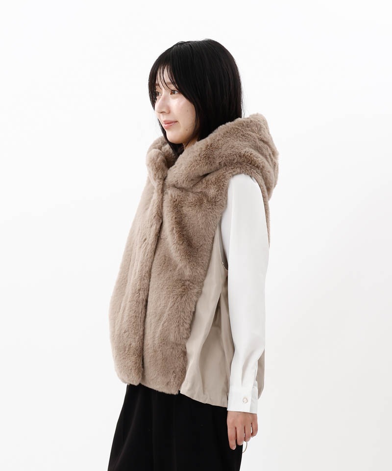 Beaurance （ビューランス）】フード付きエコファーショートジレ