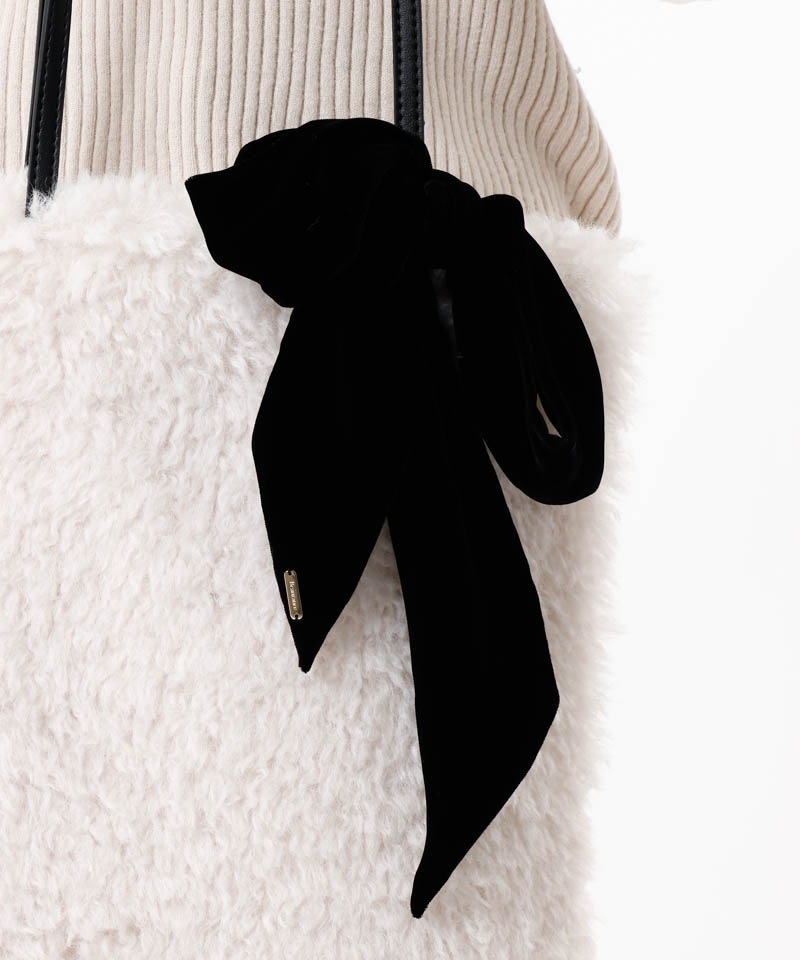 【 Beaurance （ビューランス）】シュシュ付きベルベットリボン