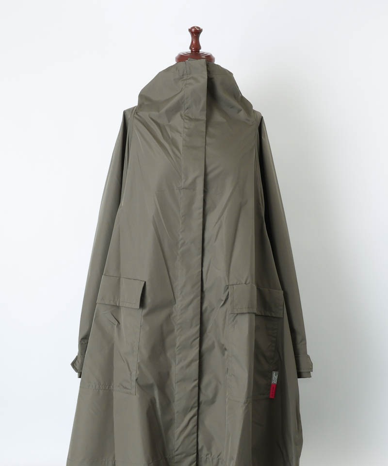 【 JILL STUART（ジル スチュアート）】収納袋付きレインコート
