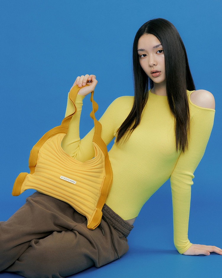 PLEATS MAMA(プリーツママ)】RUFFLE SHOULDER BAG ラッフル