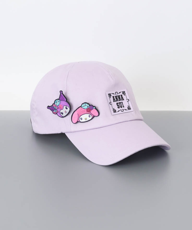 【 ANNA SUI（アナ スイ）】マイメロディ&クロミ 刺しゅうブローチ付きキャップ