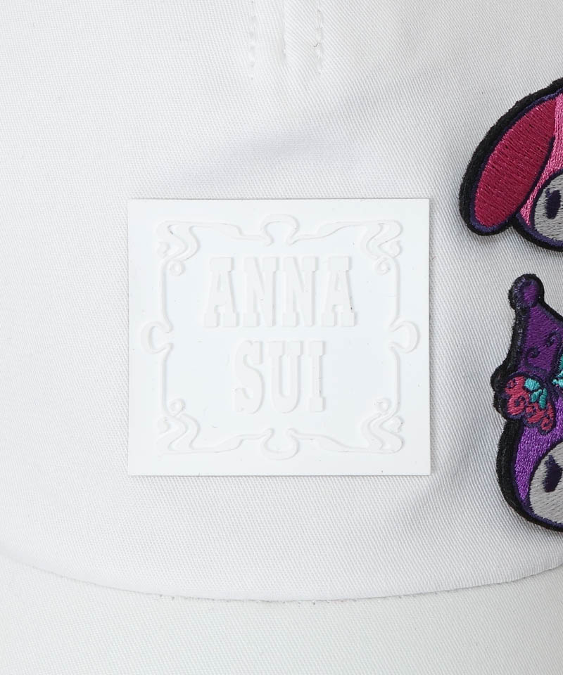 【 ANNA SUI（アナ スイ）】マイメロディ&クロミ 刺しゅうブローチ付きキャップ