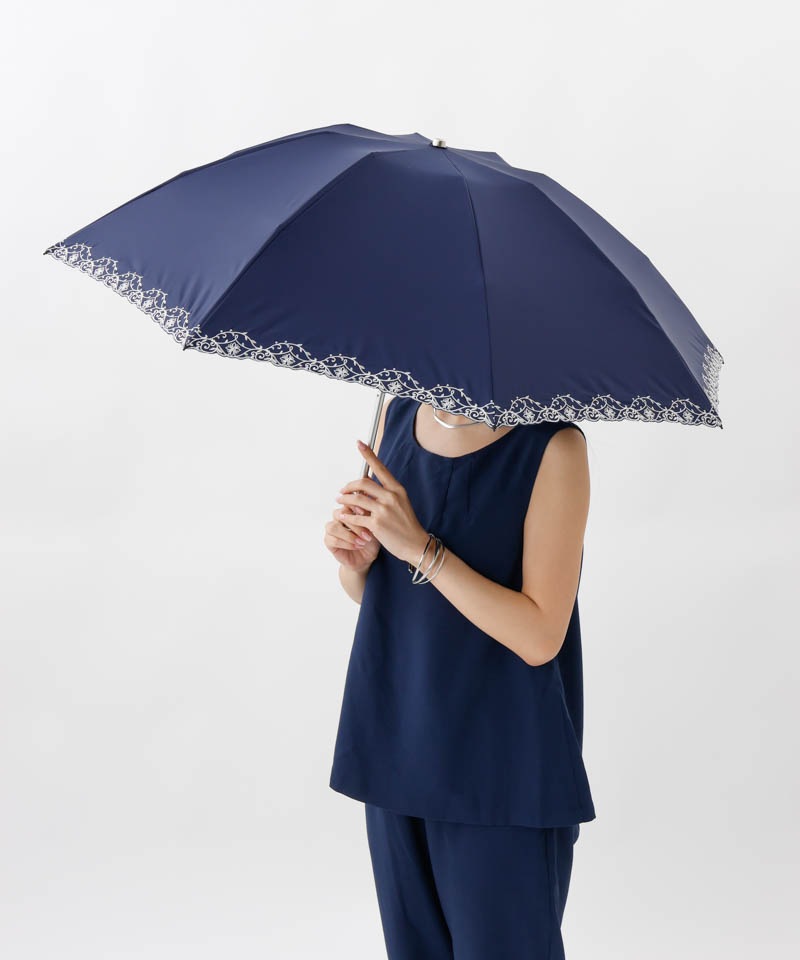 【 Aquascutum（アクアスキュータム）】エレガンス刺しゅう晴雨兼用傘（折りたたみ）