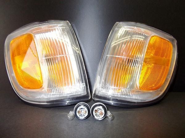 130ハイラックスサーフ　4RUNNER USコーナーランプ（社外品）左右セット imgrc0207361011.jpg