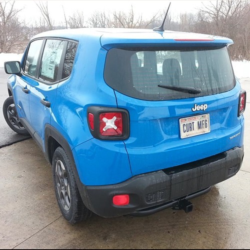CURT 正規品 JEEP レネゲード 2015年以降現行 ヒッチメンバー 2インチ角 メーカー保証付 【レビューでヒッチピンプレゼント】
