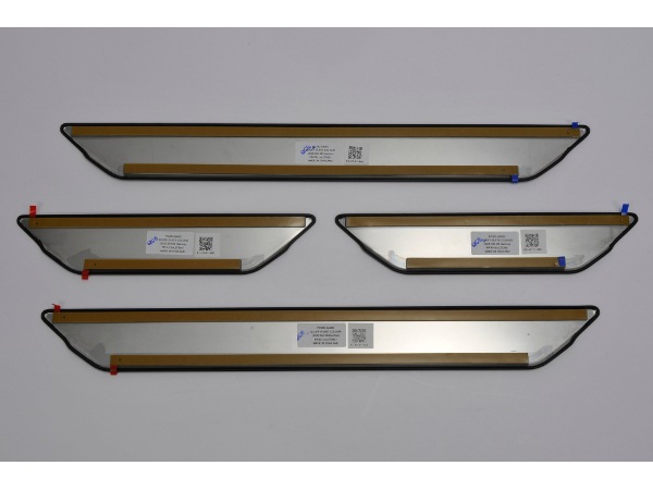 トヨタ 純正 カローラクロス ZVG11 ZSG10 ZVG15 スカッフプレート