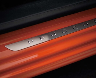 プジョー 純正 208 ドアステッププロテクターステンレス製 5 ドア用 1608204880