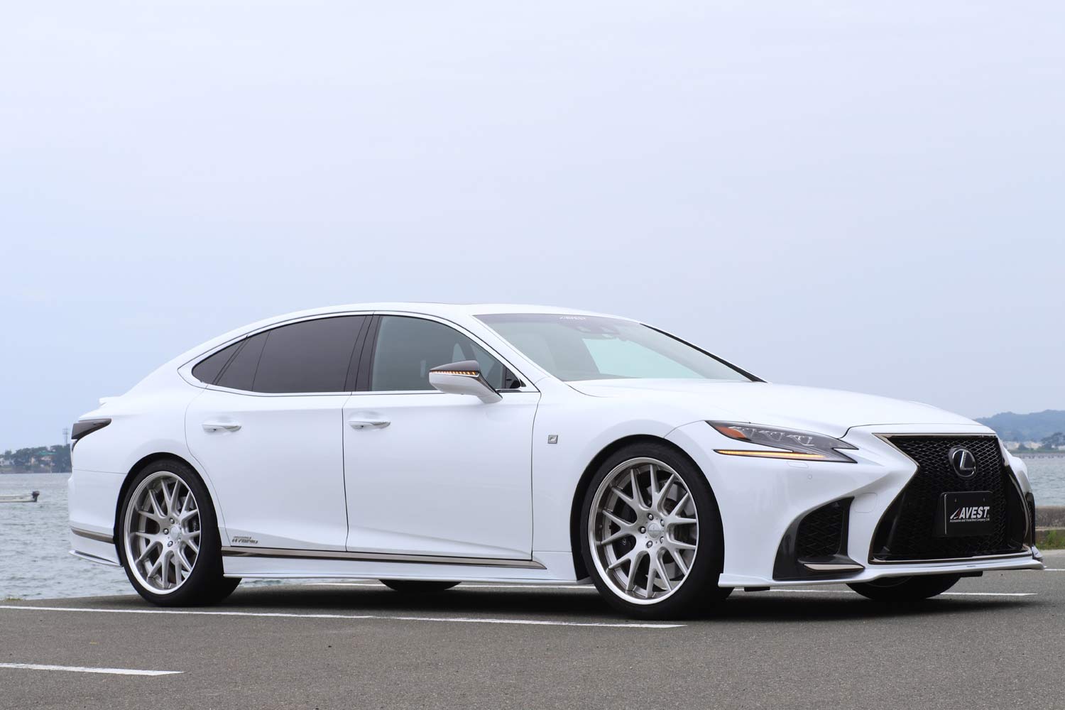 流れるウインカー Lexus Ls500 Ls500h Lc500 Lc500h シーケンシャル機能付流れるドアミラーウインカーレンズ カスタム ドレスアップパーツ商品一覧 注目車種 レクサスls Avest オフィシャル通販サイト