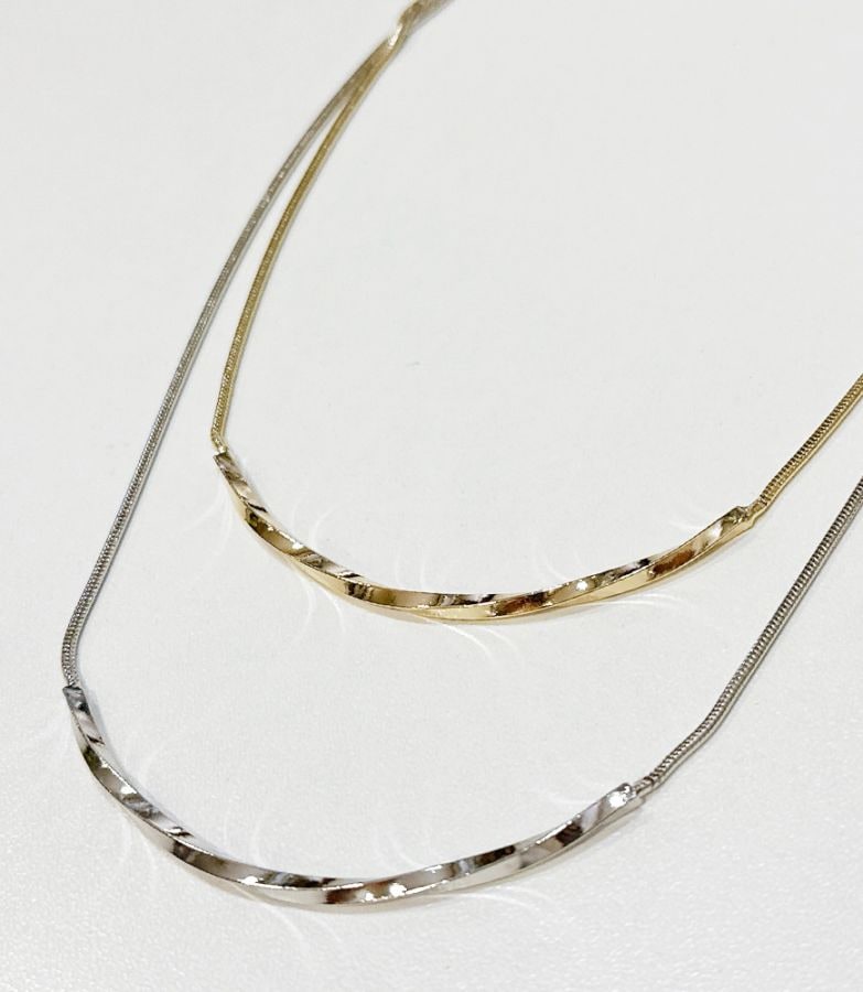 ツイストバーショートネックレス