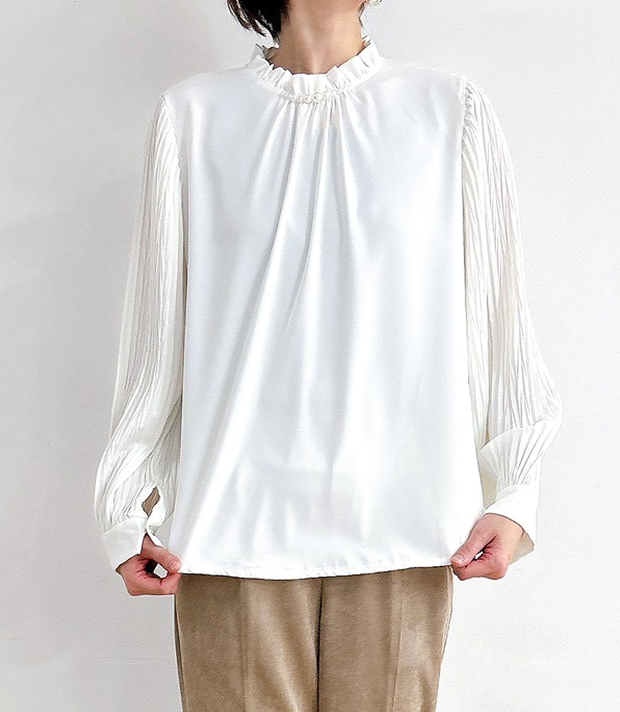 パールネックプリーツ袖ブラウス