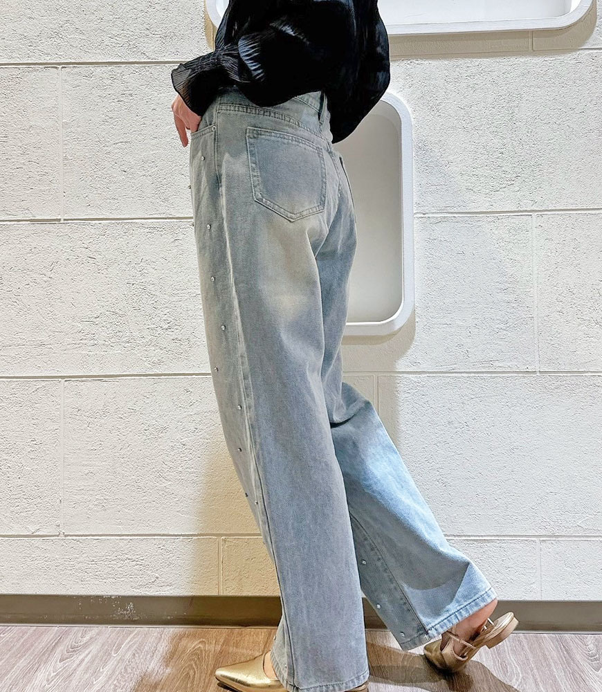 ストーン付きデニムパンツ