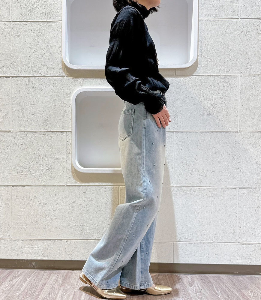 ストーン付きデニムパンツ