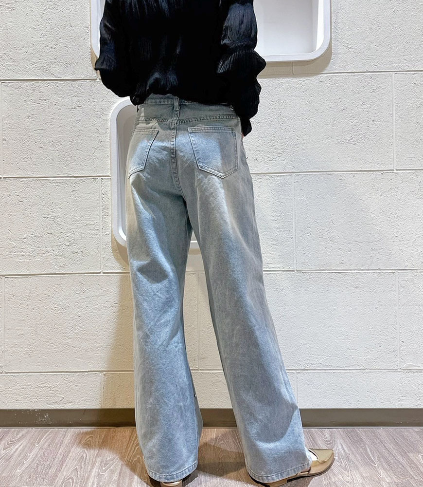 ストーン付きデニムパンツ