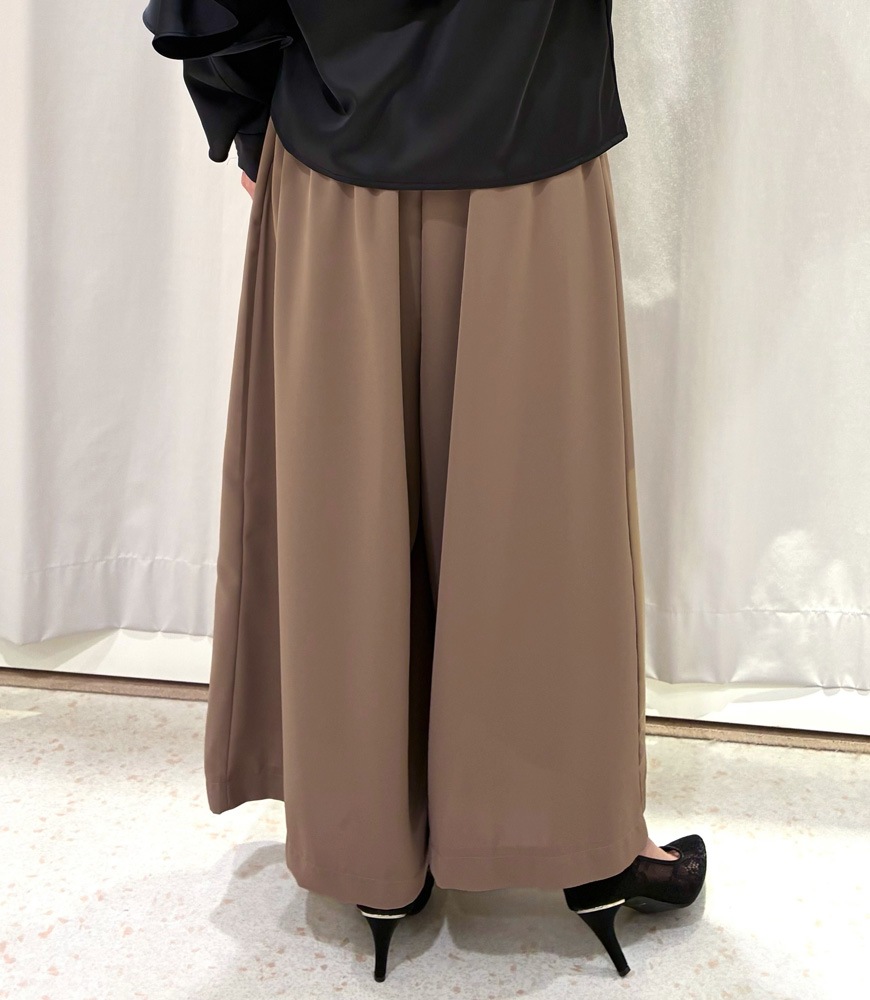 きれいめタックワイドパンツ