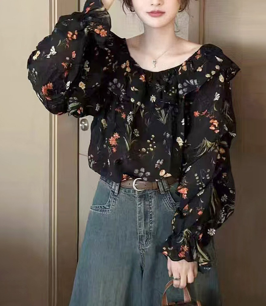 ボタニカル柄フリルブラウス