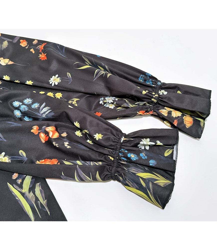 ボタニカル柄フリルブラウス