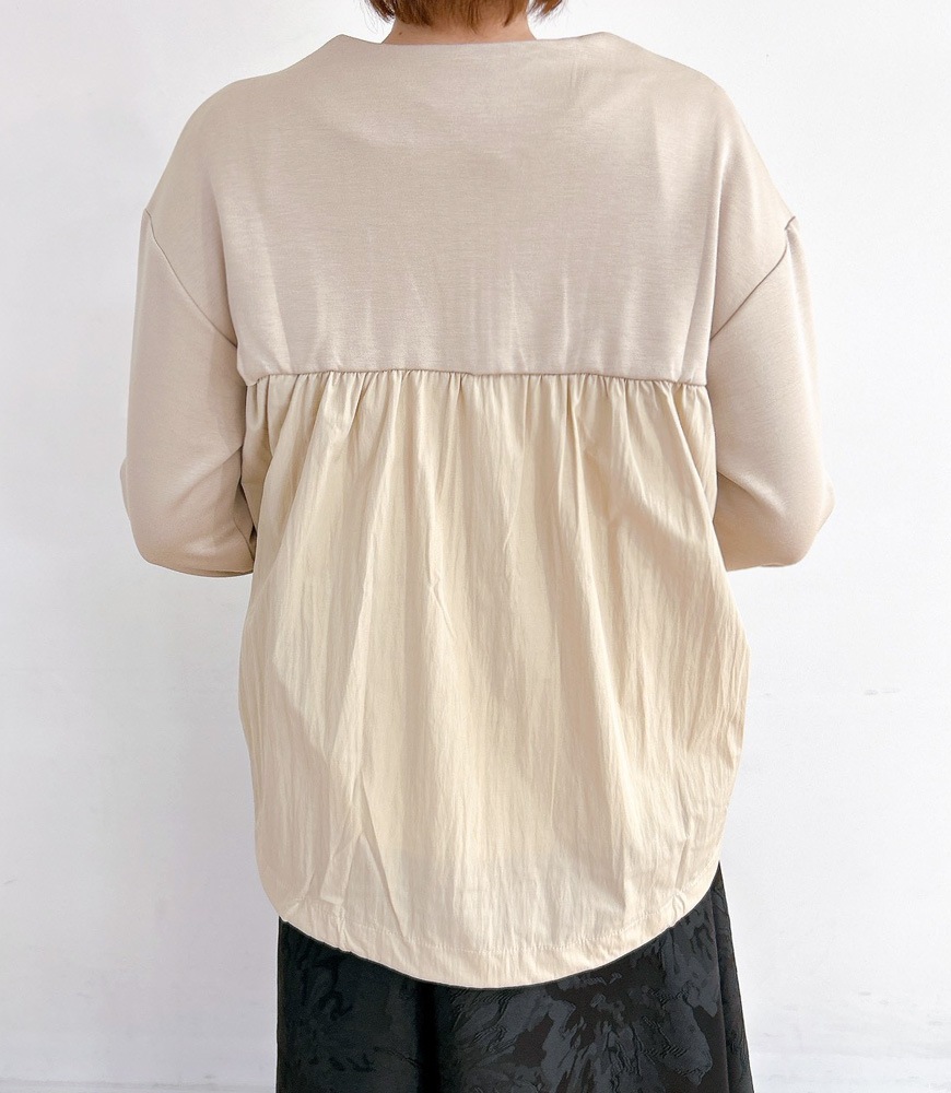 バック異素材切替ノーカラージャケット