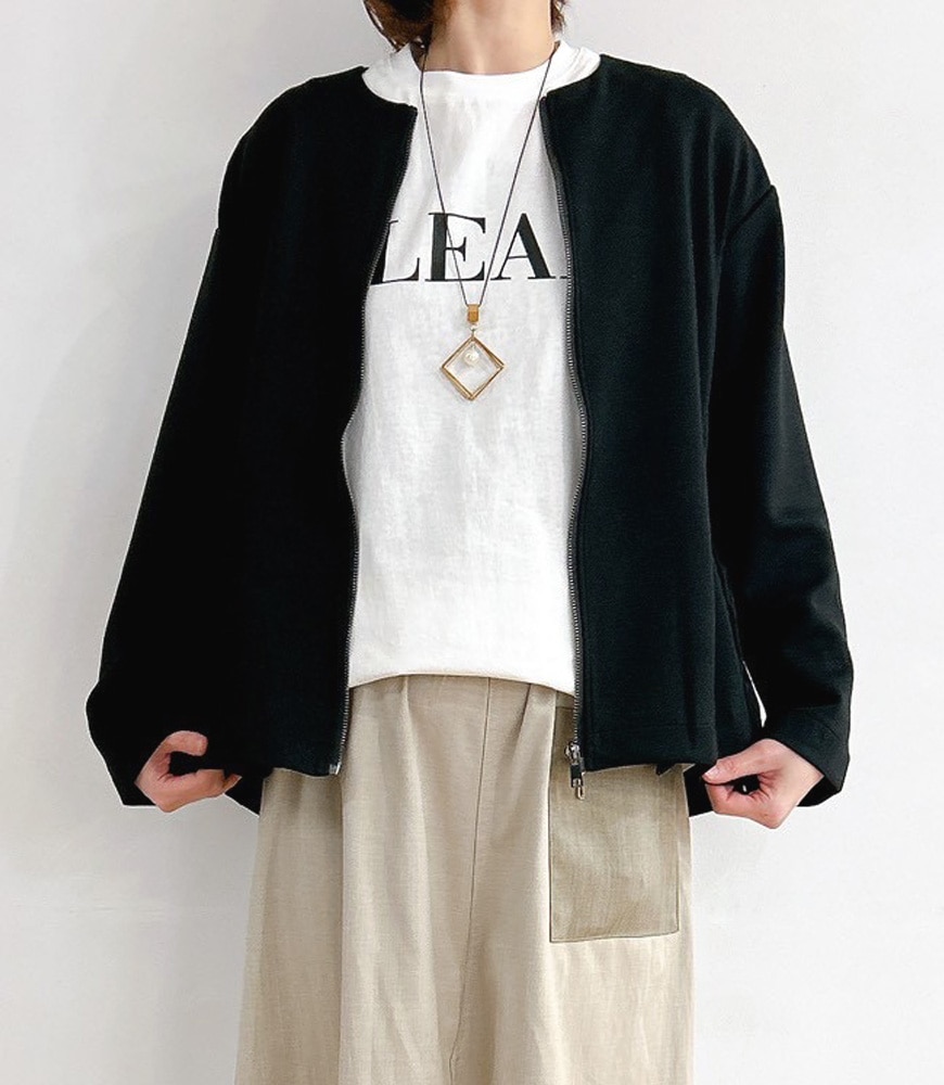 バック異素材切替ノーカラージャケット