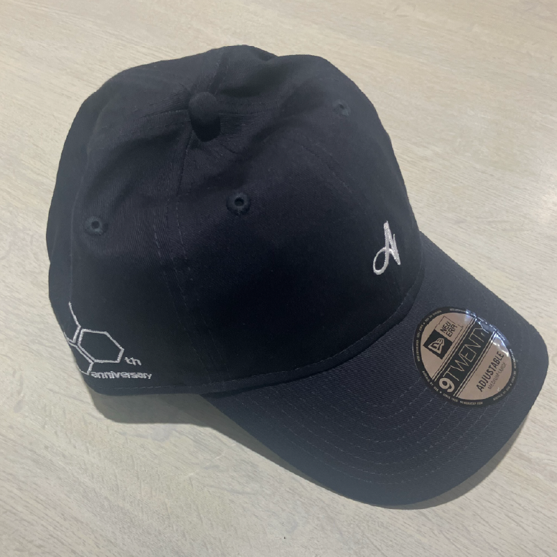 30周年NEWERAキャップ ネイビー