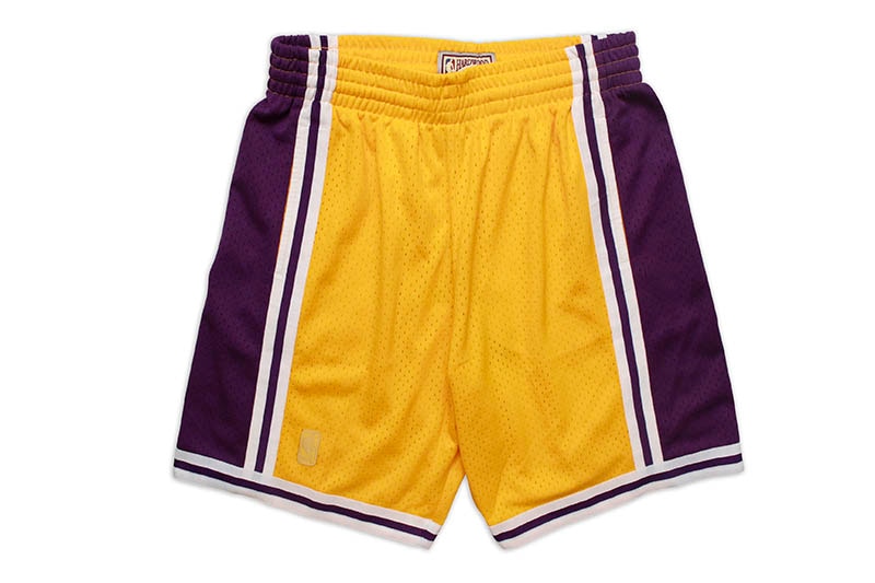 MITCHELL & NESS SWINGMAN MESH SHORTS(LOS ANGELES LAKERS/1996-1997:YELLOW��PURPLE) SMSHGS18236