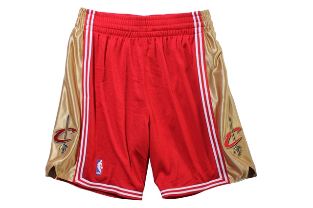 MITCHELL & NESS AUTHENTIC SHORTS(CLEEVELAND CAVALIERS/2003-2004/RED��GOLD)
