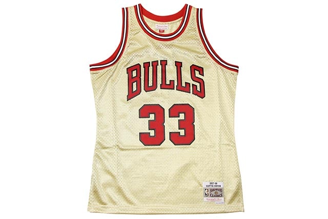 MITCHELL & NESS SCOTTIE PIPPEN ROAD GOLD SWINGMAN JERSEY(CHICAGO BULLS/97-98/GOLD)