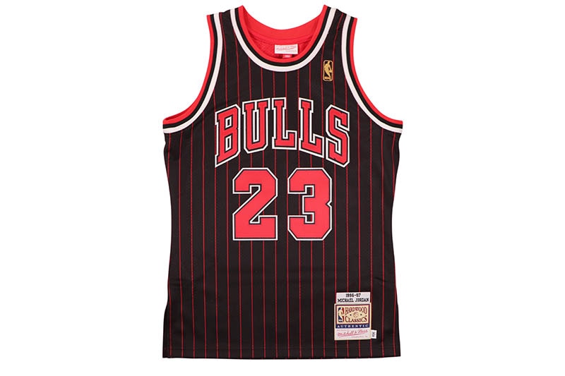 MITCHELL & NESS AUTHENTIC JERSEY (CHICAGO BULLS/ALTERNATE/MICHAEL JORDAN/#23/1996-97:BLACK) AJY4AC18126-CBUBLCK96MJO