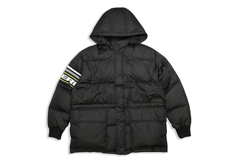 ICEBERG SLEEVE LOGO DOWN COAT (BLACK)