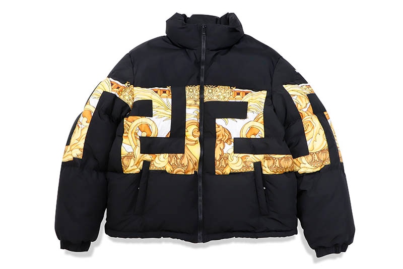 VERSACE GRECA BAROCCO DOWN JACKET (1001035:BLACK/MULTI)