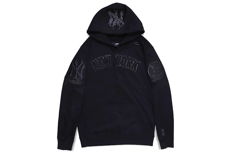 PRO STANDARD NEW YORK YANKEES TRIPLE BLACK LOGO HOODIE (LNY532556
