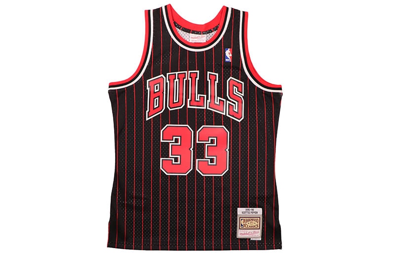 MITCHELL & NESS SWINGMAN JERSEY (CHICAGO BULLS/ALTERNATIVE/SCOTTIE PIPPEN/1995-96)  SMJYGS18149-CBUBLCK95SPI