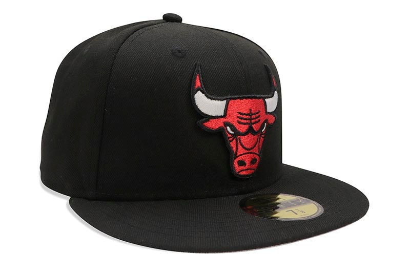 NEW ERA CHICAGO BULLS 59FIFTY FITTED CAP (BLACK/TEAM COLOR) 13562261